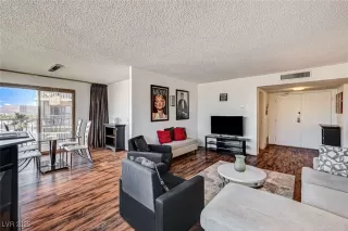 Photo #5: 2722682 Listing 