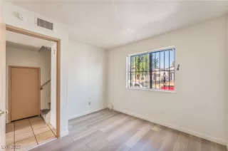 Photo #4: 2722714 Listing 