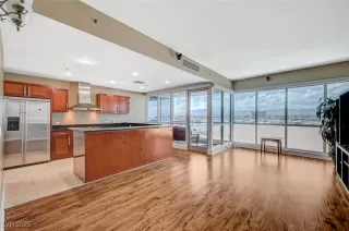 Photo #1: 2722716 Listing 