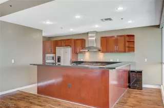 Photo #5: 2722716 Listing 