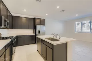 Photo #1: 2722726 Listing 