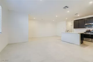 Photo #2: 2722726 Listing 