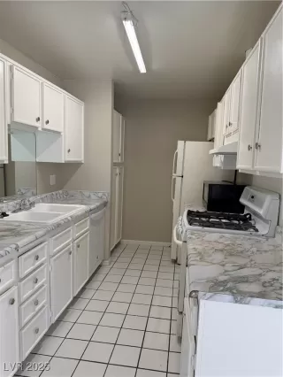 Photo #5: 2722738 Listing 