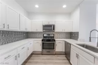 Photo #3: 2722744 Listing 