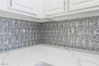 Photo #5: 2722744 Listing 