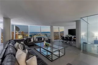 Photo #6: 2722751 Listing