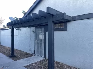 Photo #1: 2722772 Listing 