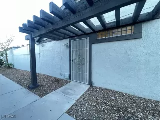 Photo #2: 2722772 Listing 