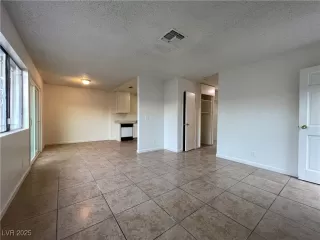 Photo #3: 2722772 Listing 