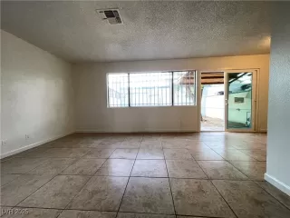 Photo #5: 2722772 Listing 