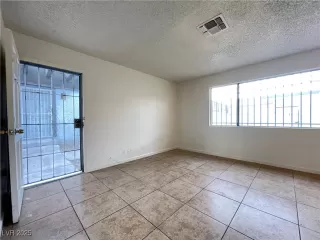 Photo #6: 2722772 Listing 