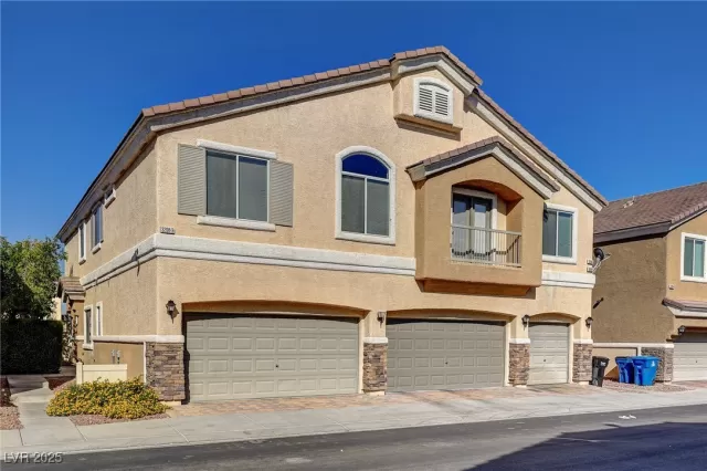 MLS: 2722775 Condo For Sale