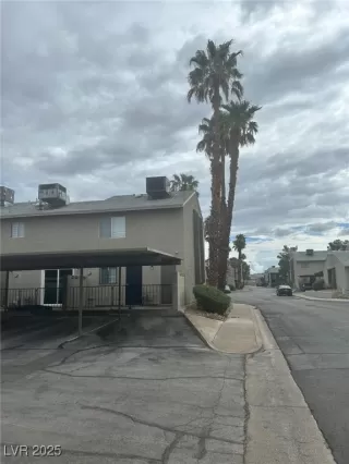 Photo #2: 2722781 Listing 