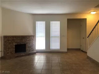 Photo #3: 2722781 Listing 