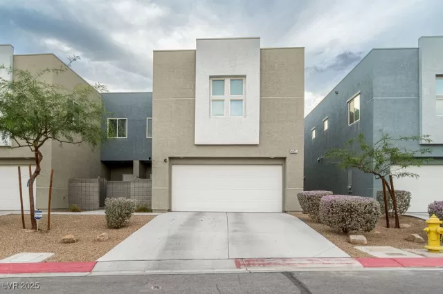 MLS: 2722795 Condo For Sale