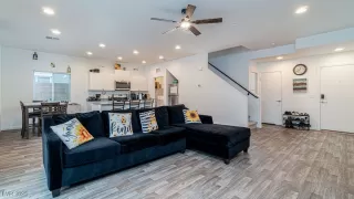 Photo #3: 2722795 Listing