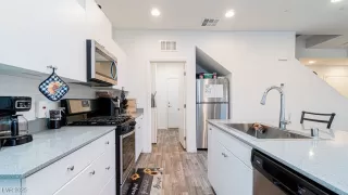 Photo #6: 2722795 Listing