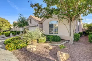 Photo #2: 2722819 Listing