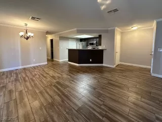 Photo #5: 2722821 Listing