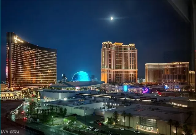 MLS: 2722827 Condo For Sale