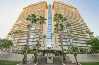 Photo #1: 2722836 Listing 