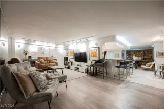 Photo #6: 2722836 Listing 