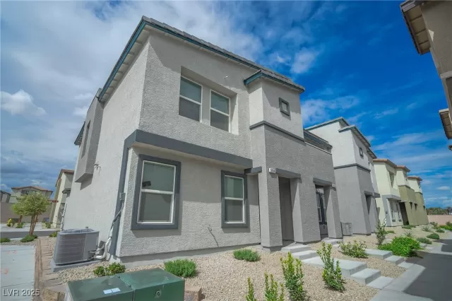 MLS: 2722837 Condo For Sale