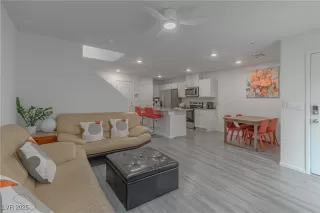 Photo #2: 2722837 Listing