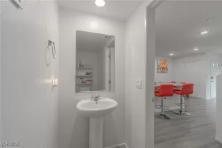 Photo #6: 2722837 Listing