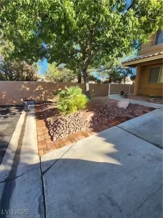 Photo #1: 2722863 Listing 