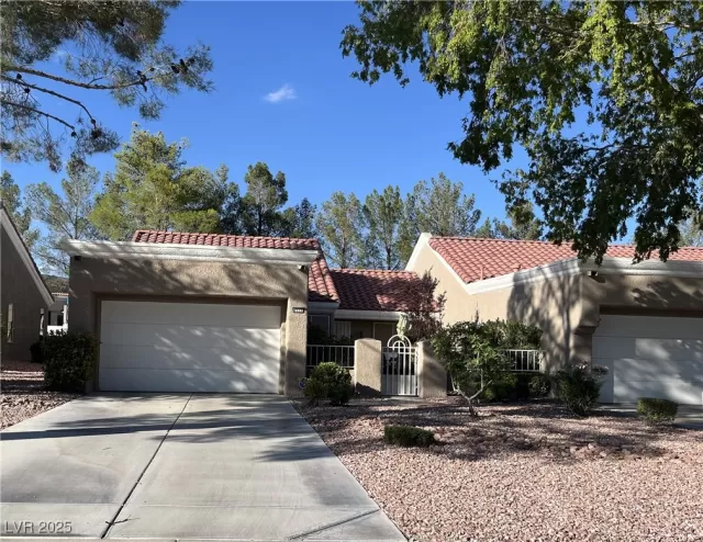 MLS: 2722915 Condo For Sale