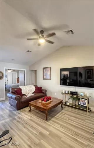 Photo #2: 2722915 Listing 