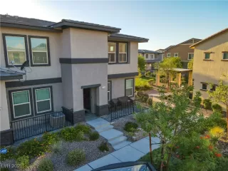 Photo #1: 2722917 Listing 