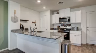 Photo #3: 2722917 Listing 