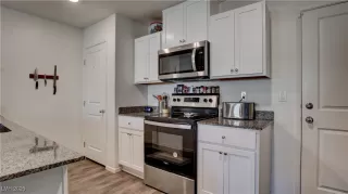 Photo #4: 2722917 Listing 