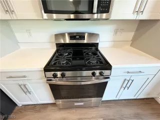 Photo #2: 2722924 Listing 