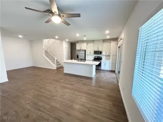 Photo #3: 2722924 Listing 