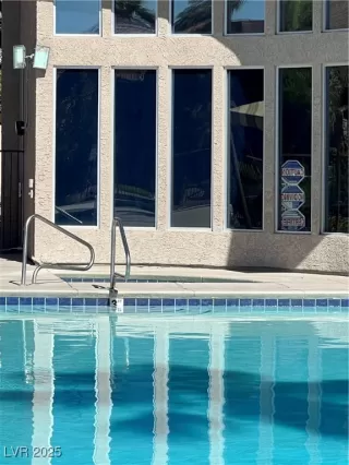 Photo #2: 2722937 Listing