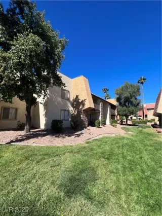 Photo #3: 2722937 Listing