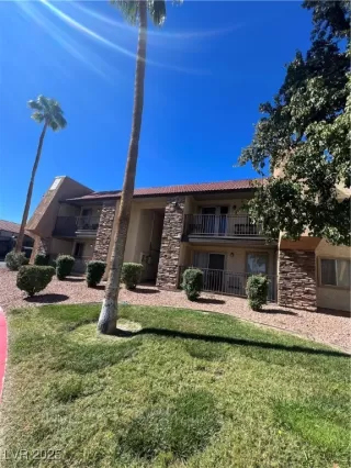 Photo #5: 2722937 Listing