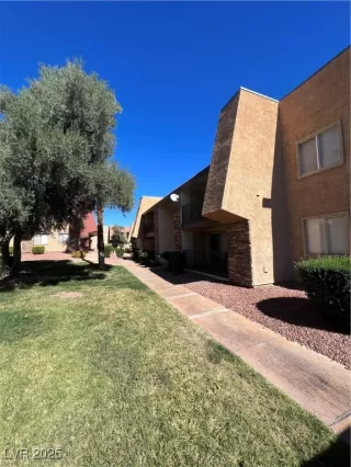 Photo #6: 2722937 Listing