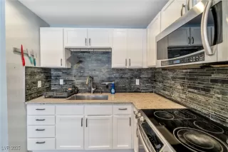 Photo #2: 2722942 Listing 