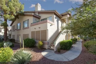 Photo #2: 2722945 Listing