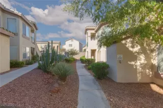 Photo #3: 2722945 Listing