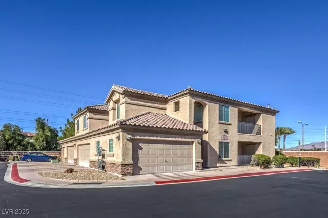 MLS: 2722970 Condo For Sale