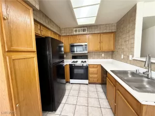 Photo #2: 2722978 Listing 