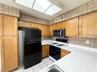 Photo #3: 2722978 Listing 