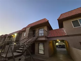 Photo #1: 2722993 Listing 