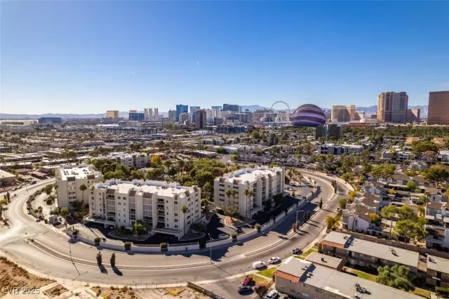 MLS: 2722998 Condo For Sale