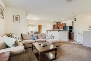 Photo #3: 2723012 Listing